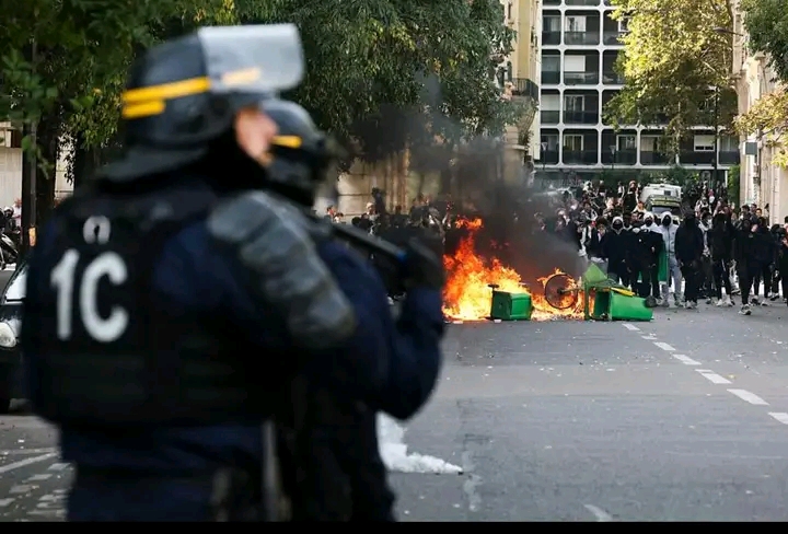 Lyon Tourist Office Ablaze as France Protests Erupt