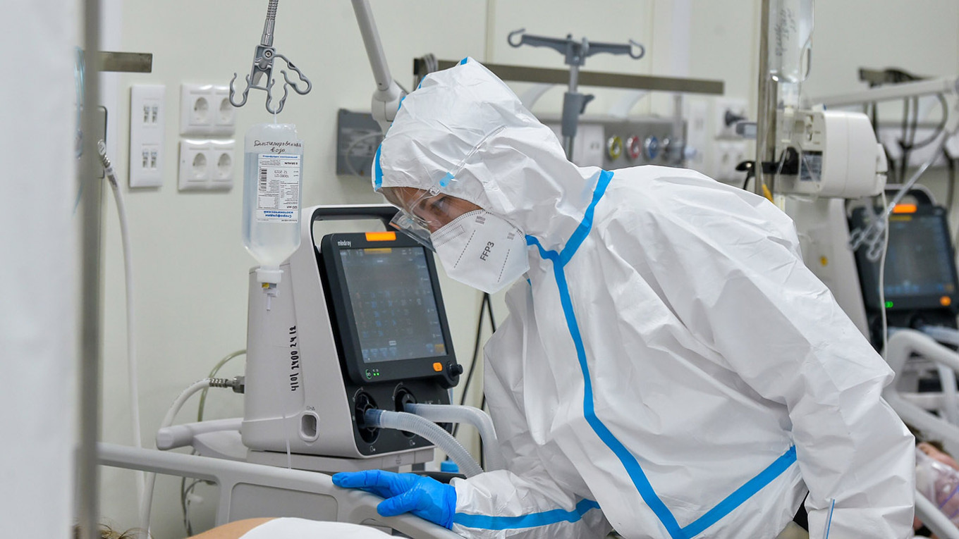 Russia Denies Plague Outbreak After Lab Worker Death in Siberia