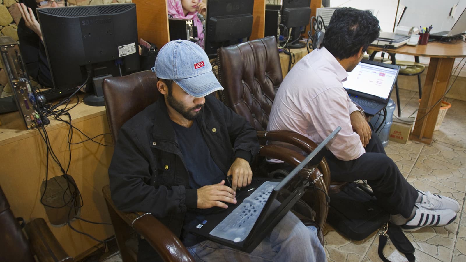 Google Accused of Blocking New Accounts for Iranians as +98 Numbers Fail Verification